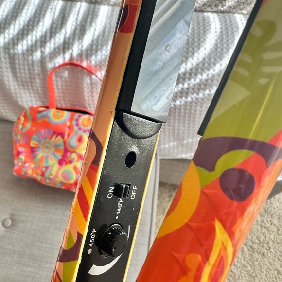 Amika Vibrant Floral Bag and Flat Iron Set - Picture 4 of 4